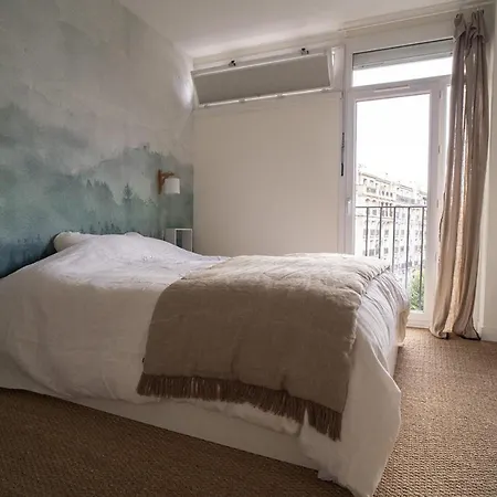 Apartment Spacious With View Of The Eiffel Tower *