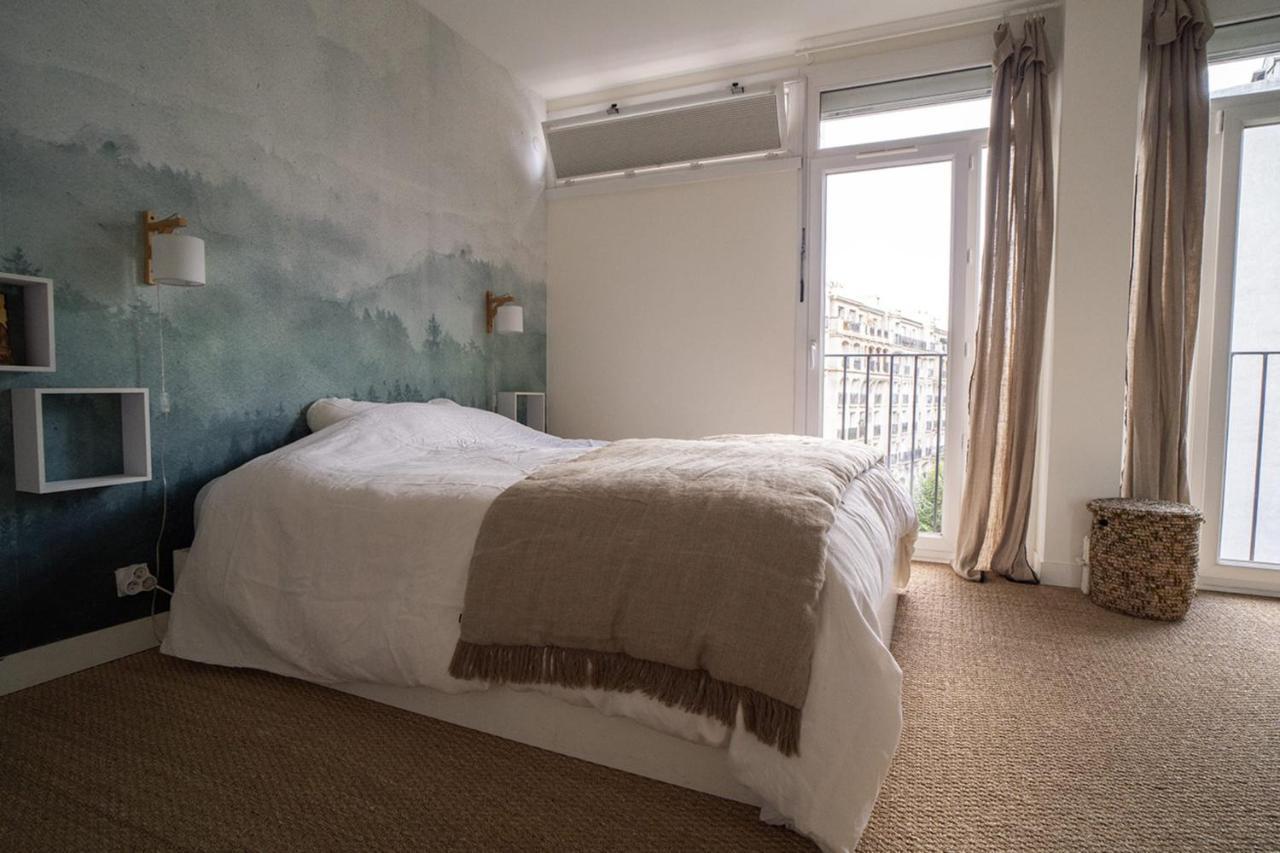 Apartment Spacious With View Of The Eiffel Tower *